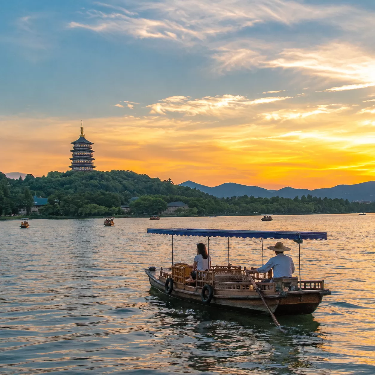 West Lake Hangzhou Family Couples Solo Travel